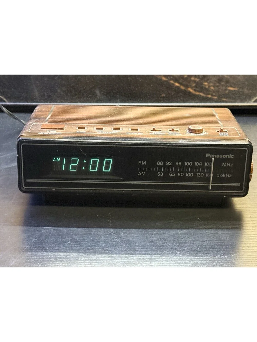 Vintage Panasonic Alarm Clock Radio Model RC-65 Woodgrain Style - TESTED CLEAN